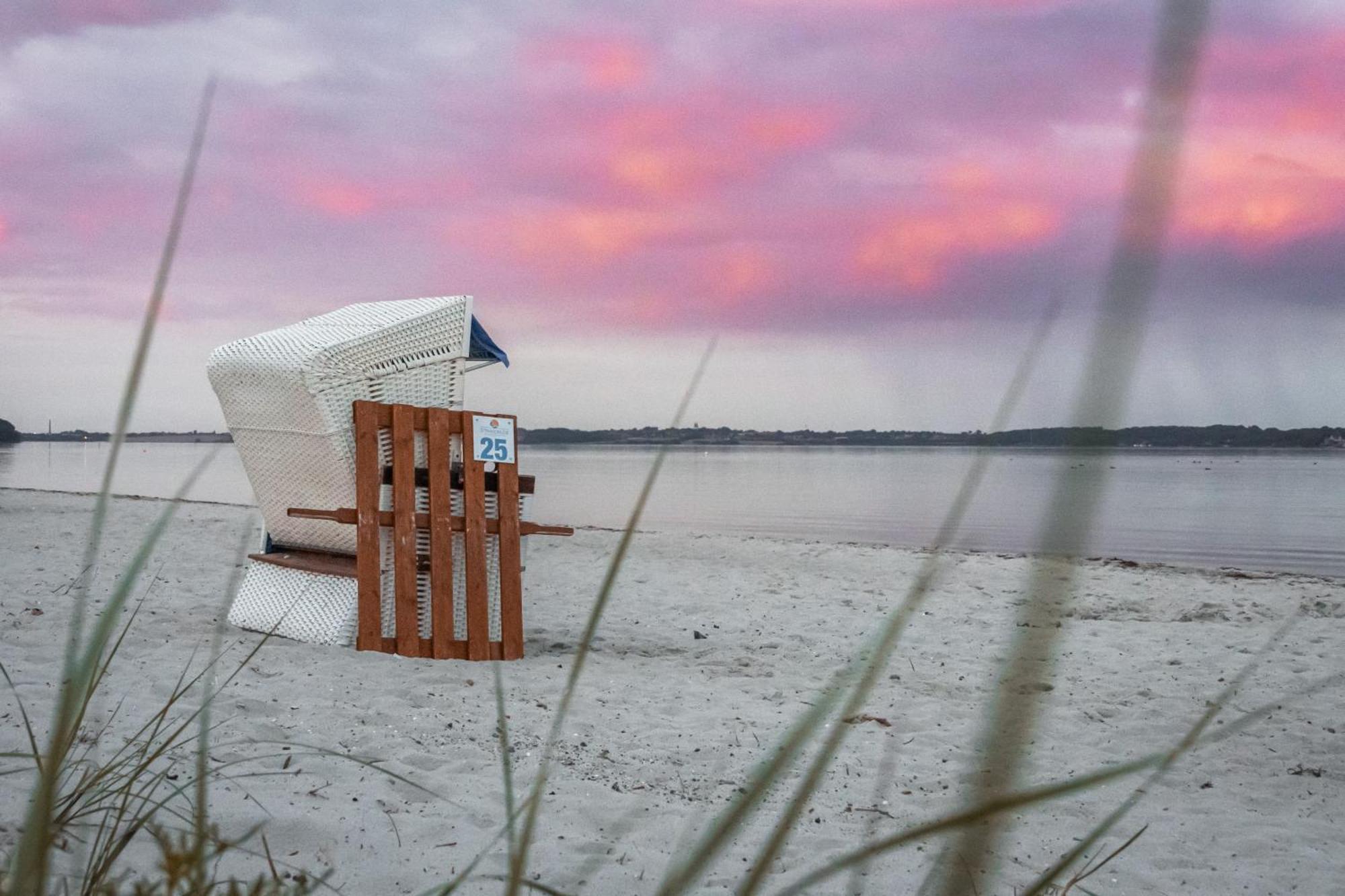 Ostsee-Strandhaus-Holnis Gluecksburg Exterior photo